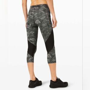 Lululemon Run Off Route Mid Rise Crop 21"Velocity Mesh Island Mist Blk / Blk